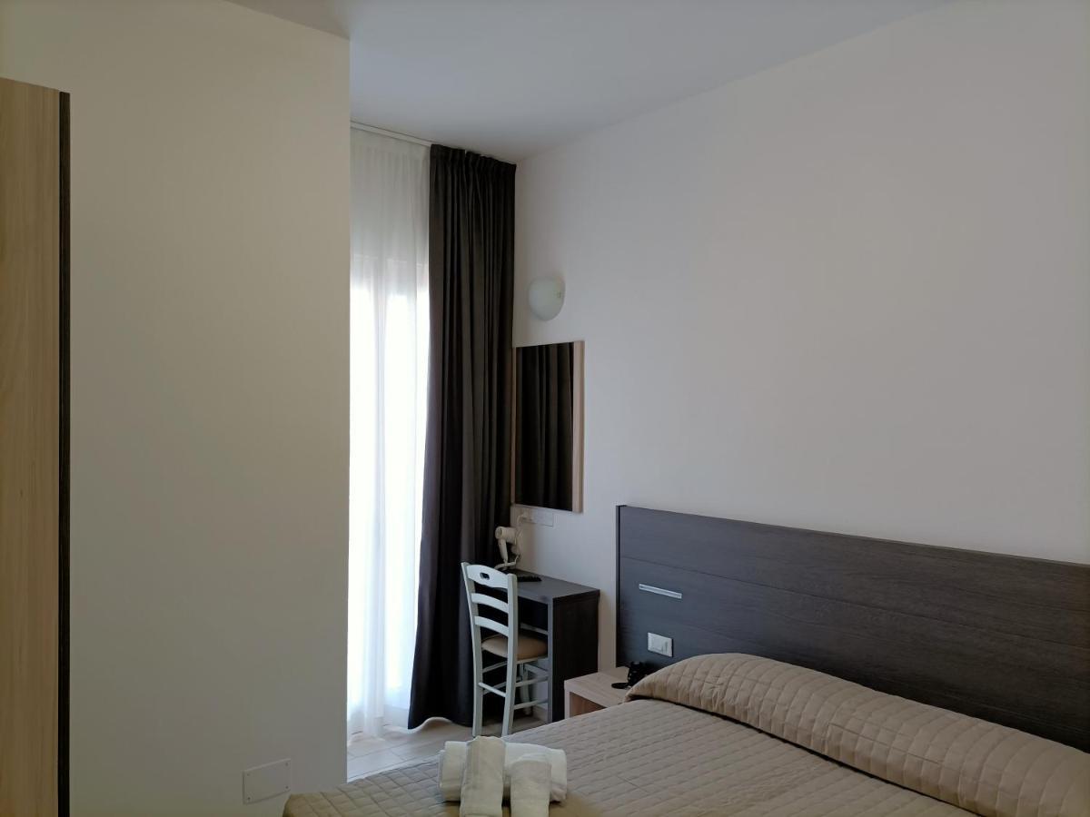 Hotel Bed & Book Rimini Ngoại thất bức ảnh