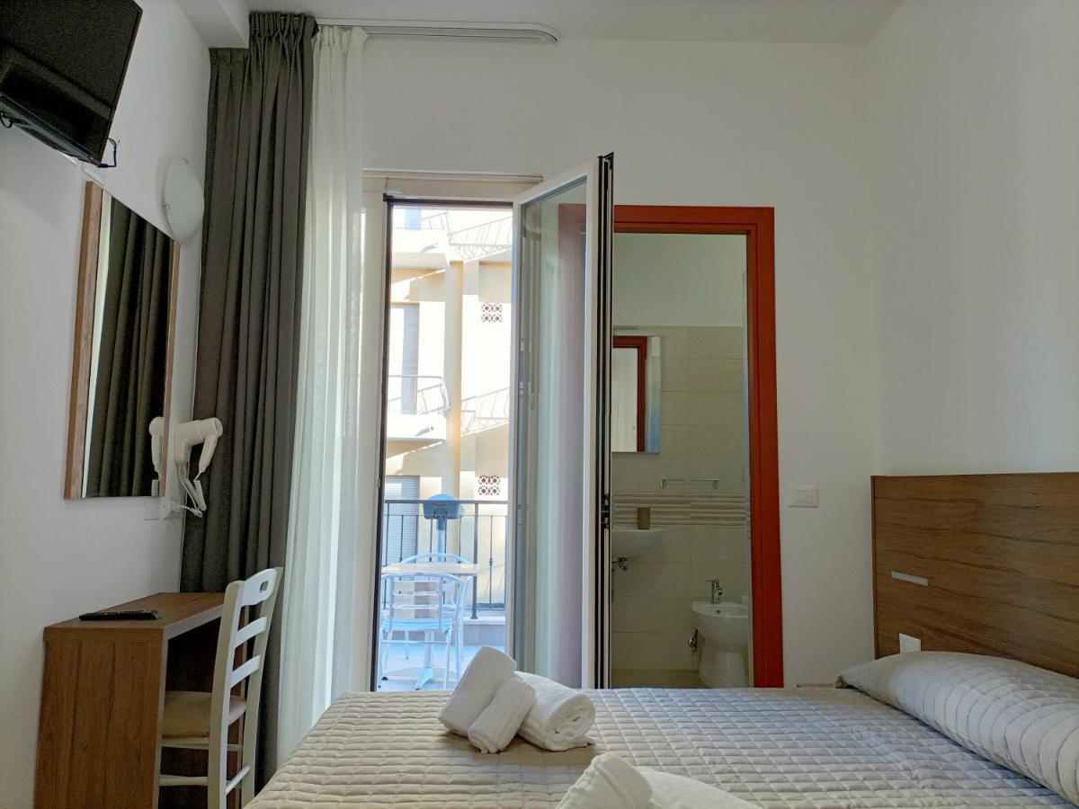 Hotel Bed & Book Rimini Ngoại thất bức ảnh