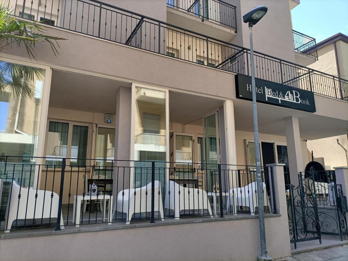 Hotel Bed & Book Rimini Ngoại thất bức ảnh