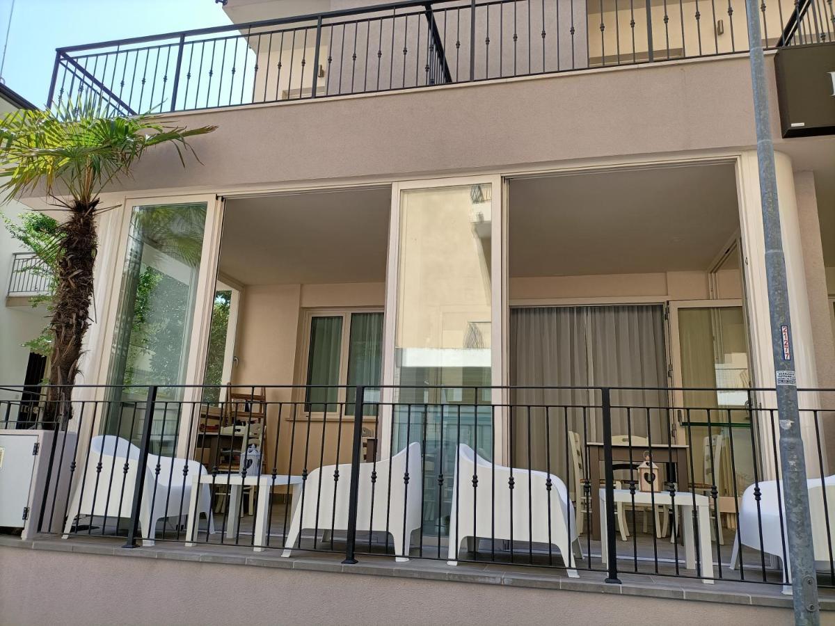 Hotel Bed & Book Rimini Ngoại thất bức ảnh